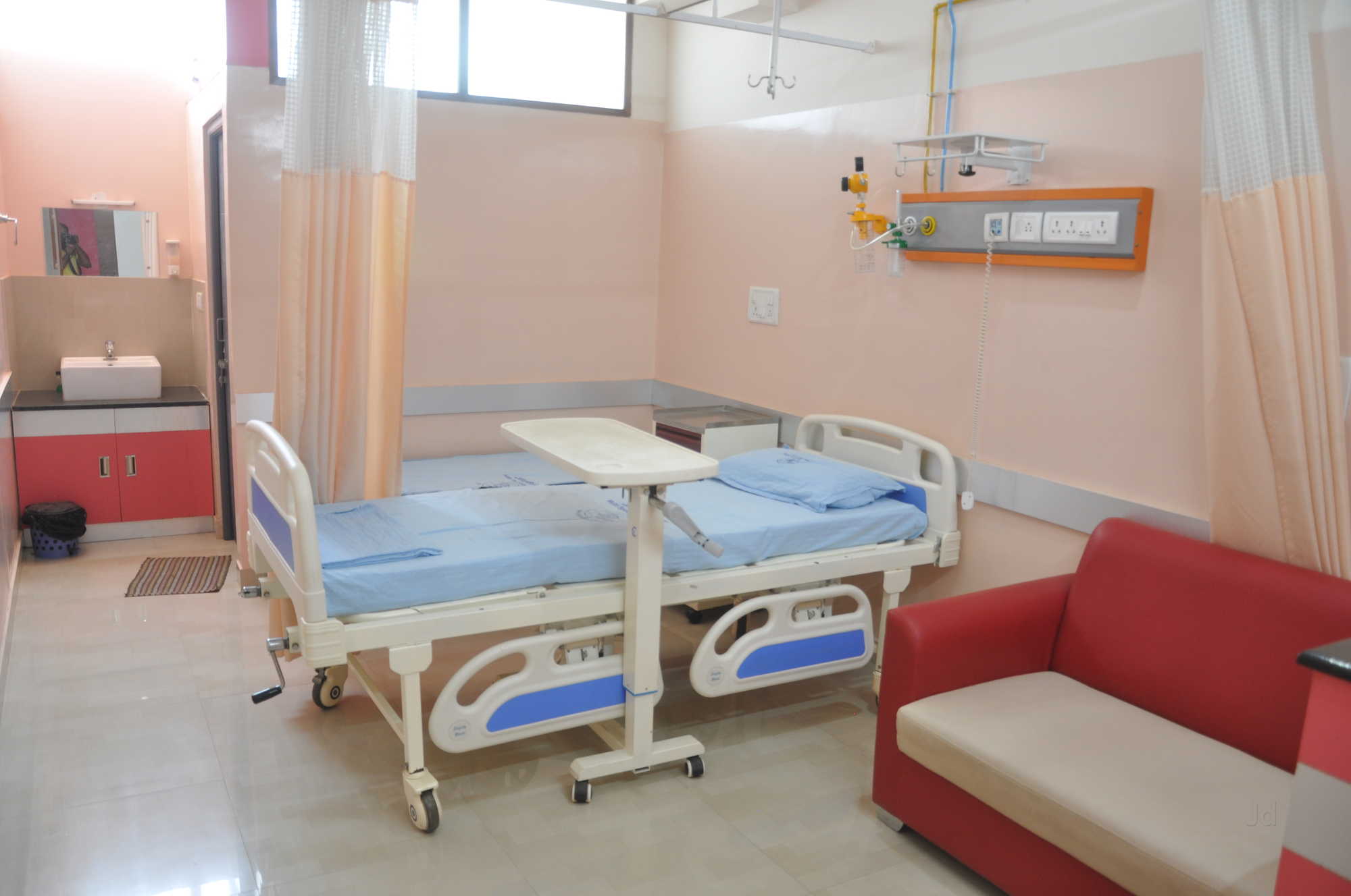 best hospital in begur